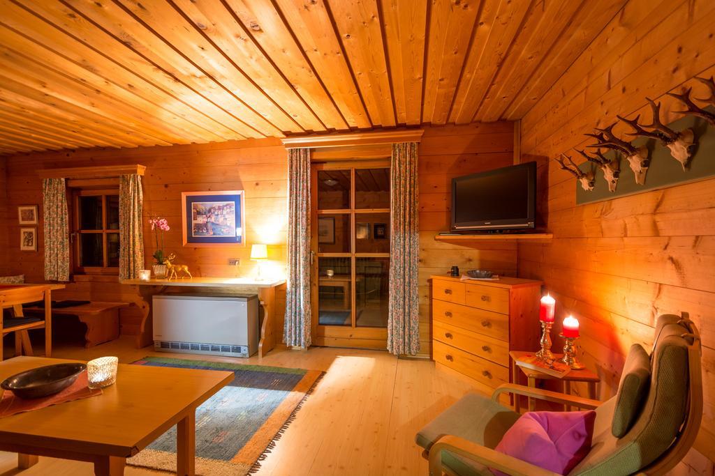 Chalets Ebner Eben Im Pongau Quarto foto