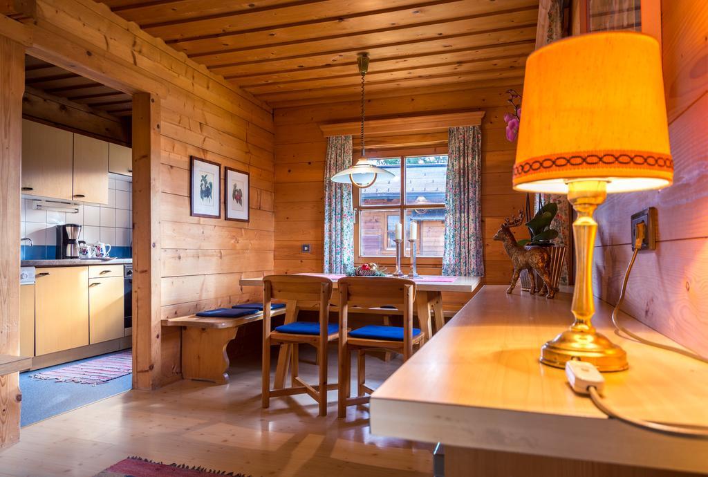 Chalets Ebner Eben Im Pongau Quarto foto